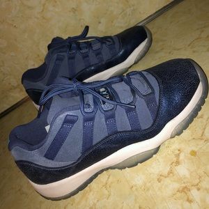 Jordan 11 Retro Low Blue Moon